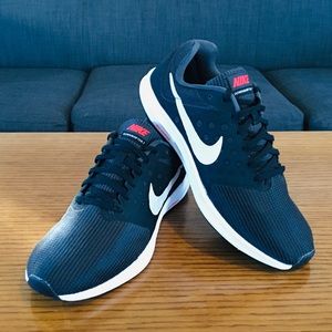Nike Downshifter 7 Men’s Size 8.5 852459-012